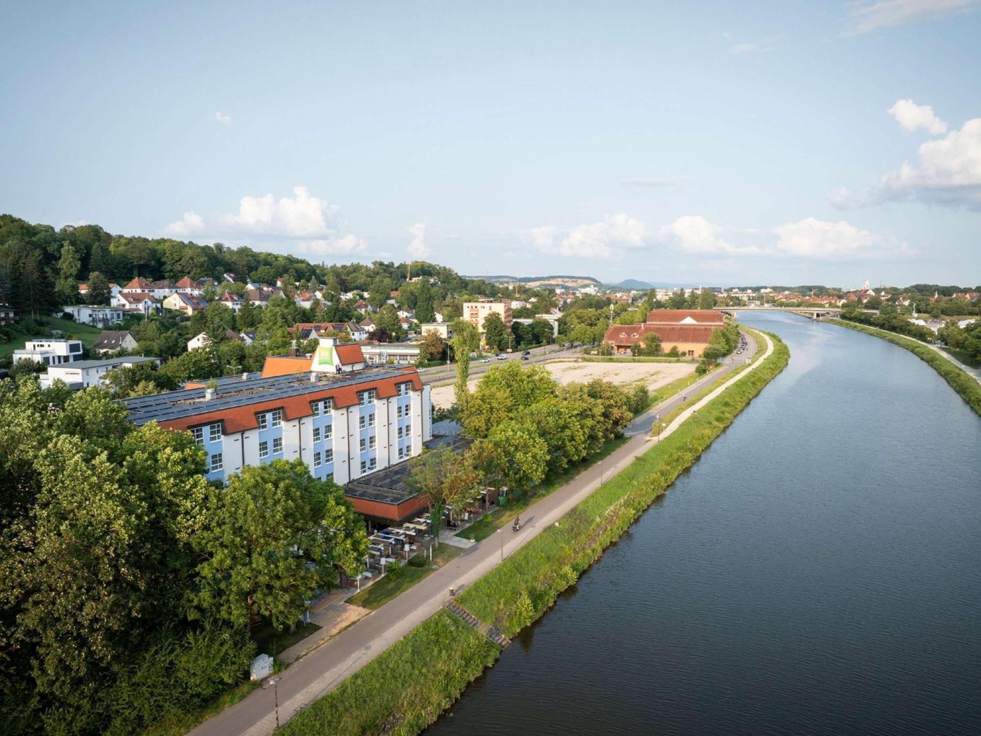 Ibis Styles Regensburg Hotel Exterior foto